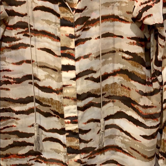 Sheer V-neck Woman’s top sz 14/16w NWOT - Picture 3 of 5